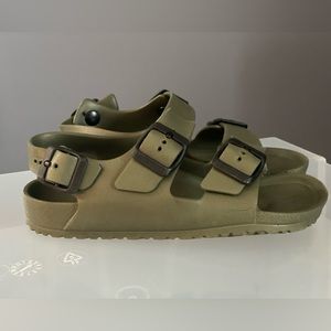 Boys Birkenstock Milano Sandals Size USA 2-2.5 EU 33.